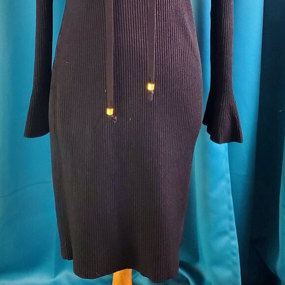 🖤Michael Kors XL Ribbed Lace-Up Black & Gold Sweater Dress - Bell Sleeves 🖤 - Picture 5 of 7
